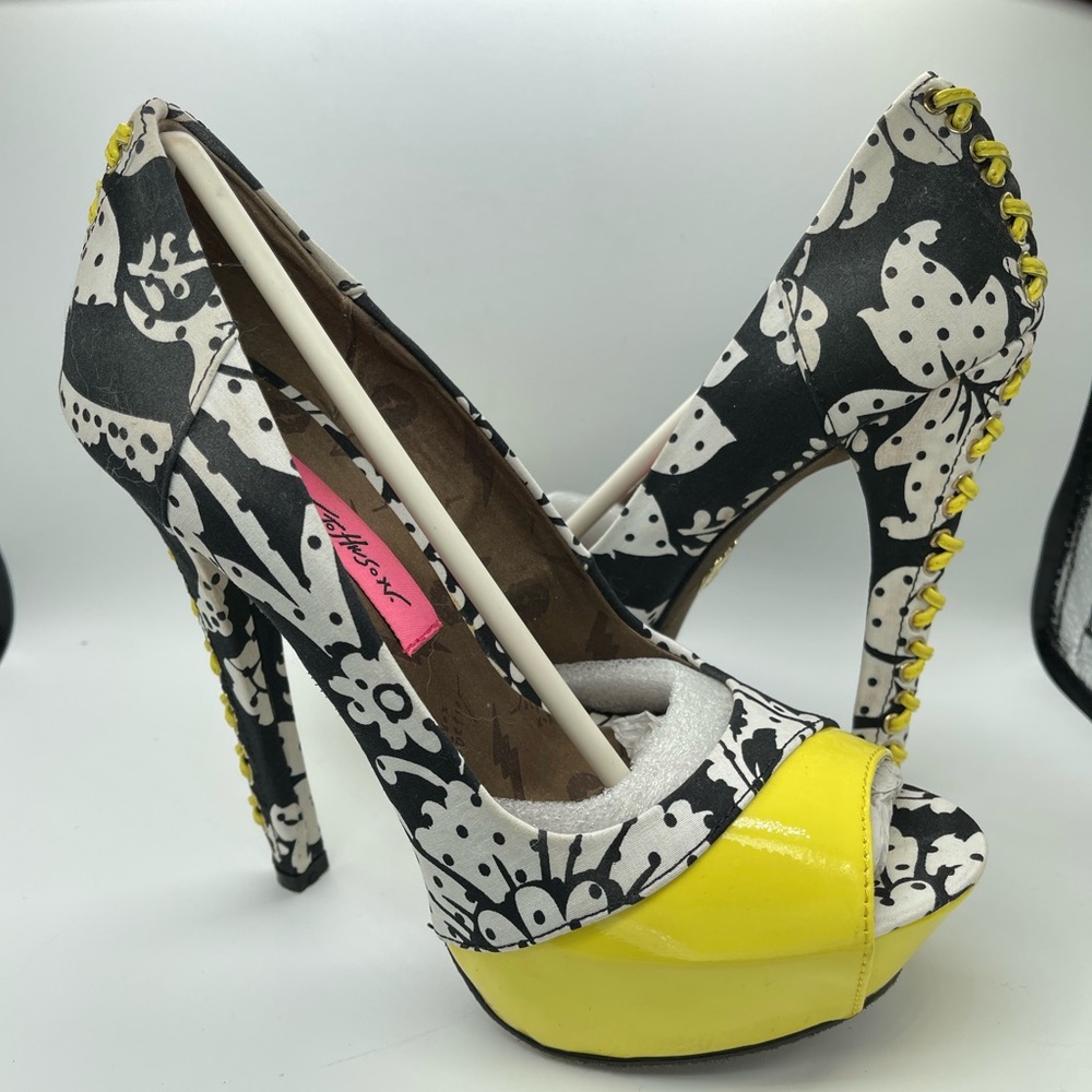 Betsey Johnson pumps